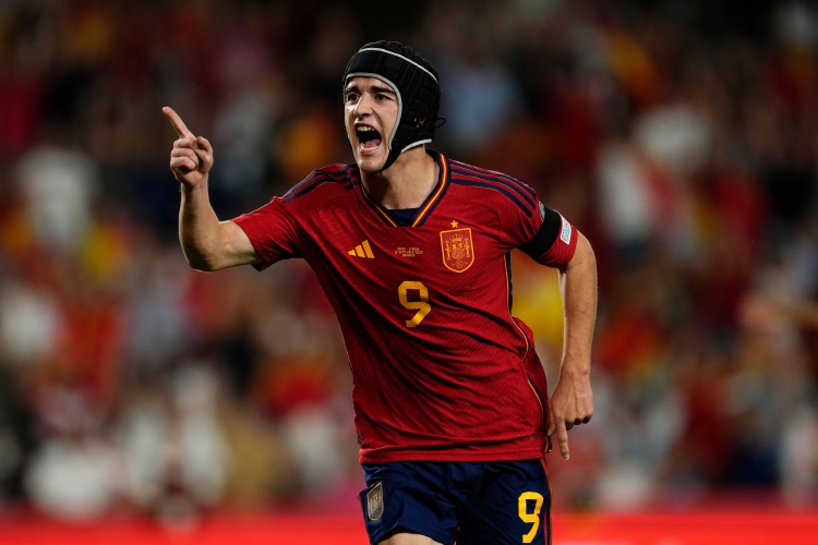 开云品牌-官方：巴萨中场球员加维因伤退出本期西班牙国家队