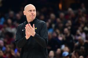 开云中国官网-讲武德！步行者拿到162分之后 最后1分46秒不打了 连续耗光24秒