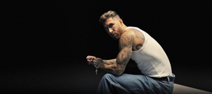 开云权威入口-好听下次别唱了😅评论员：拉莫斯新歌太难听，放球场上该吃红牌