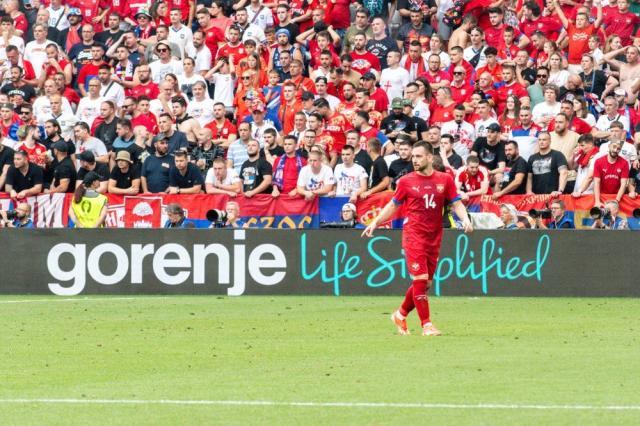 约维奇绝平生死时速，斯托的塞尔维亚为何这么囧？