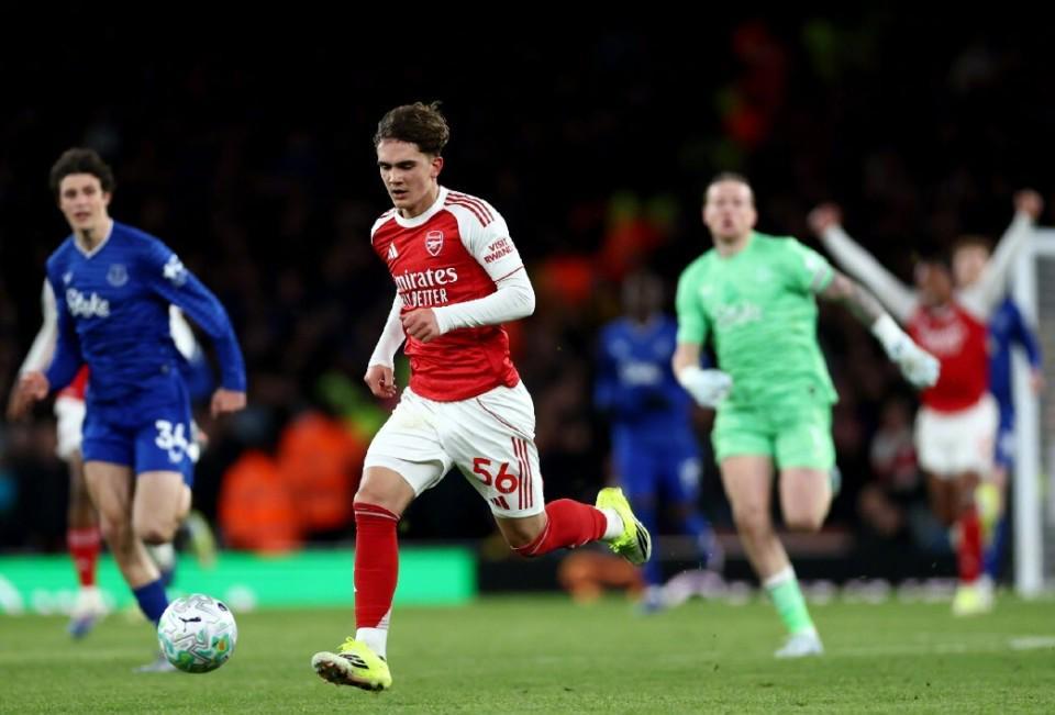 开云综合服务-悬念终！又见银鞍照白马，道曼飒沓如流星，枪手的英超冠军稳了