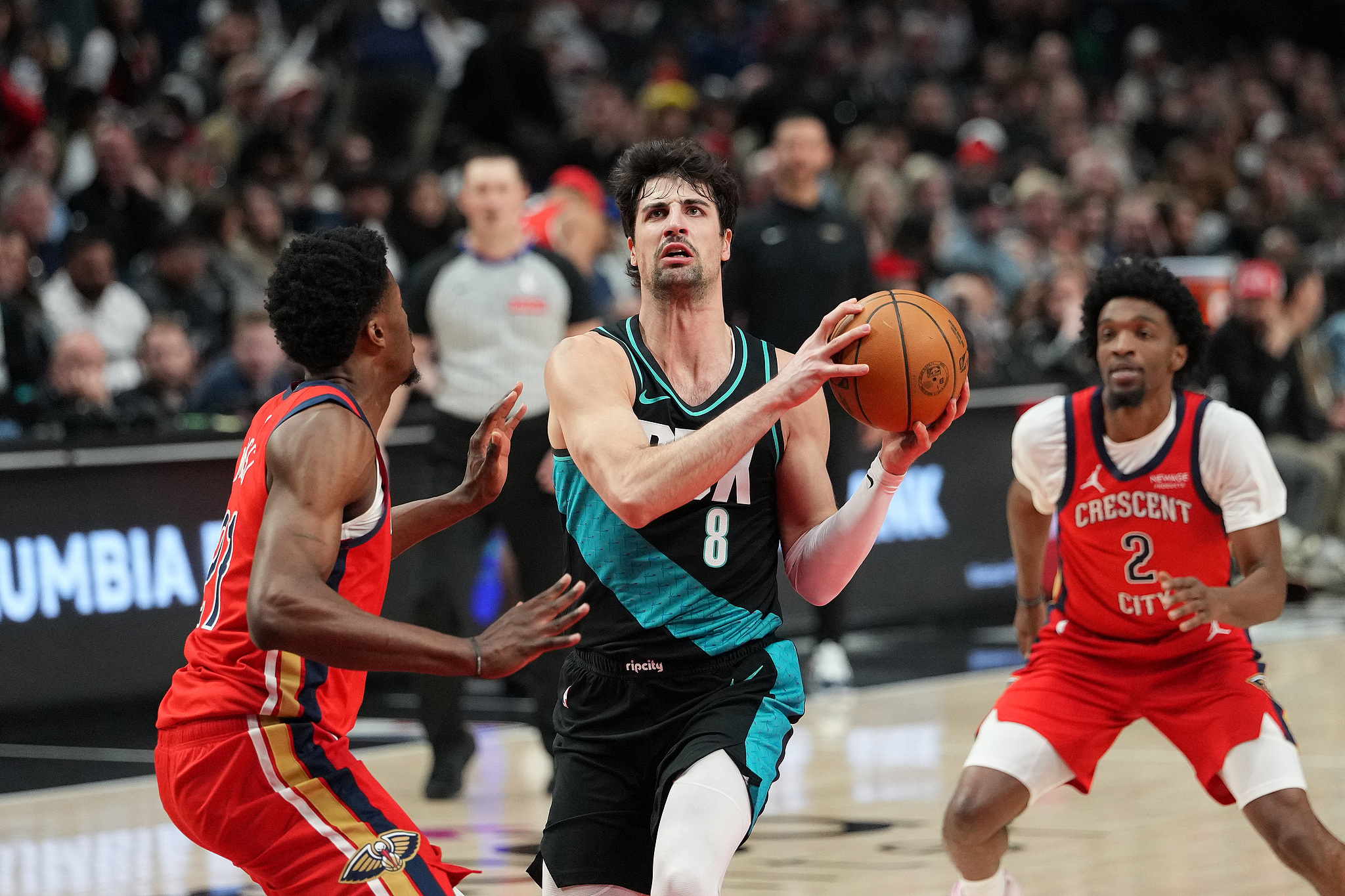 开云官方平台-阿夫迪亚26+8霍勒迪27+9 开拓者战胜鹈鹕收获三连胜